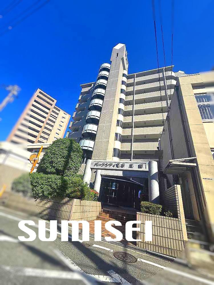 4LDK apartment in Neyagawa, Osaka - Photo 1