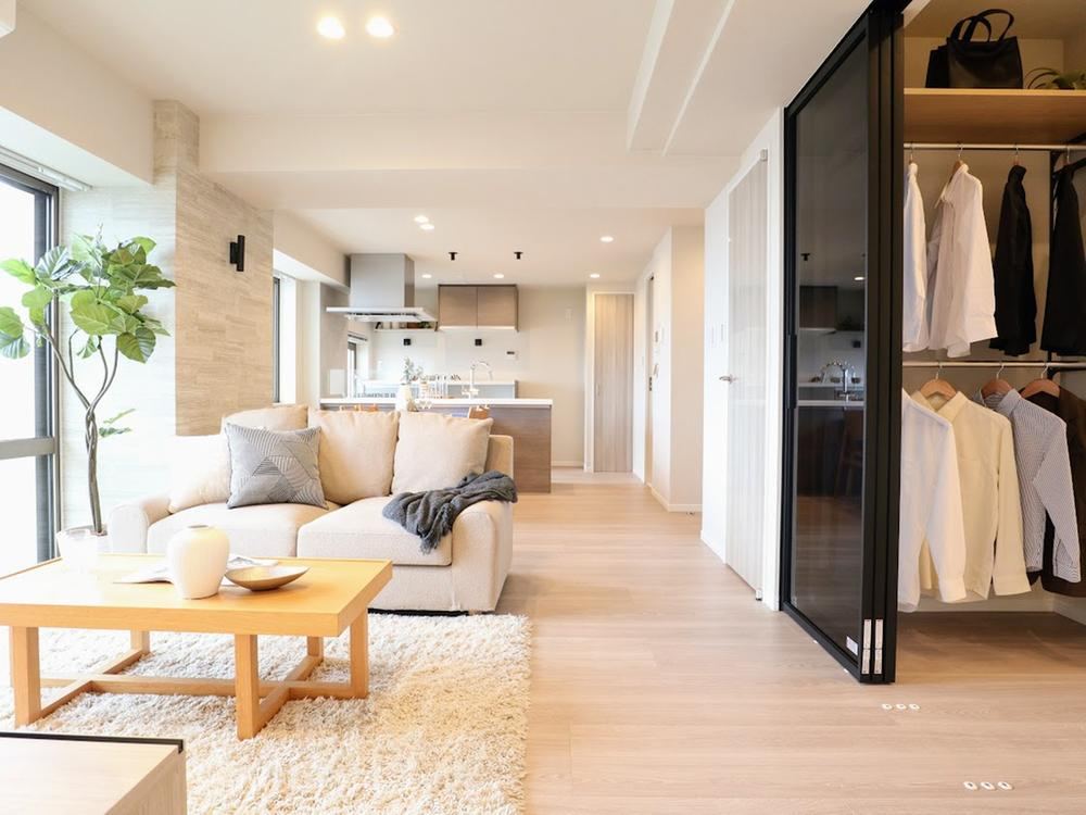 2LDK apartment in Toshima Ward, Tokyo - Photo 1