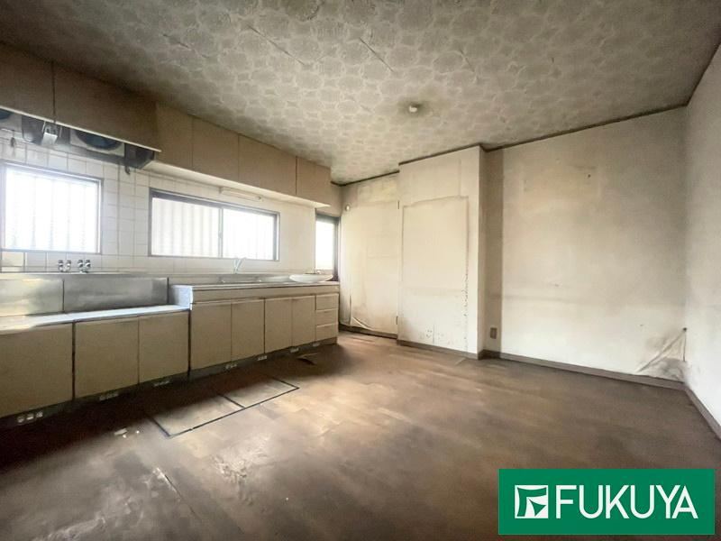 4LDK house in Abeno Ward, Osaka - Photo 1