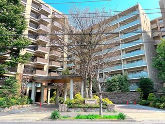 3LDK+2S apartment in Komae