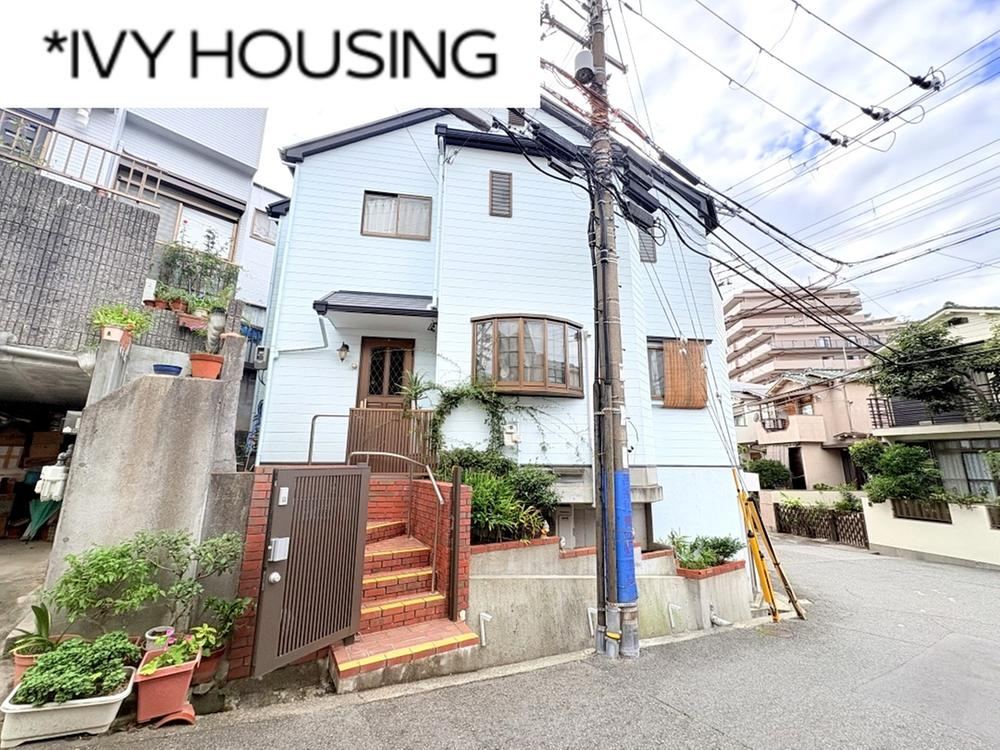 4LDK house in Tarumi Ward, Kobe, Hyogo - Photo 1