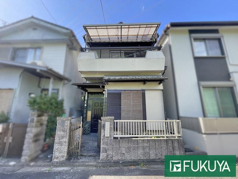 3DK house in Hirakata, Osaka - Photo 1