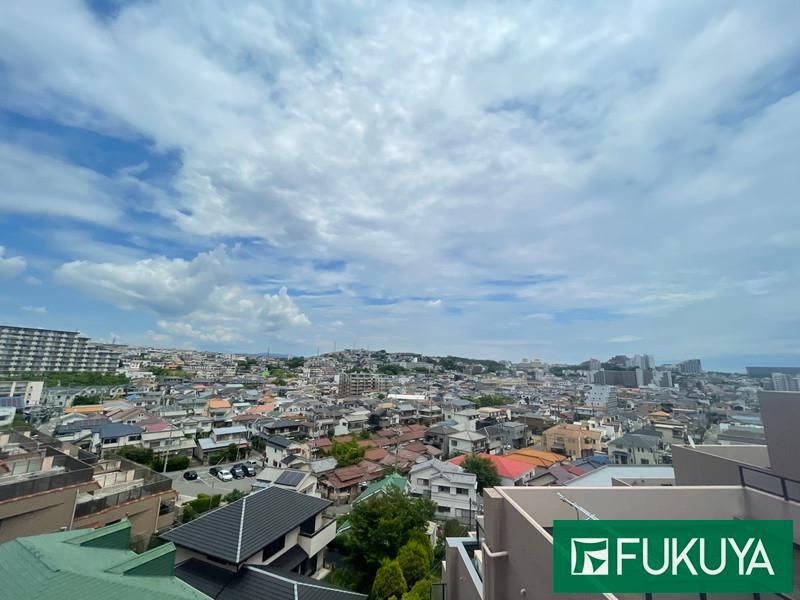 4LDK apartment in Tarumi Ward, Kobe, Hyogo - Photo 1
