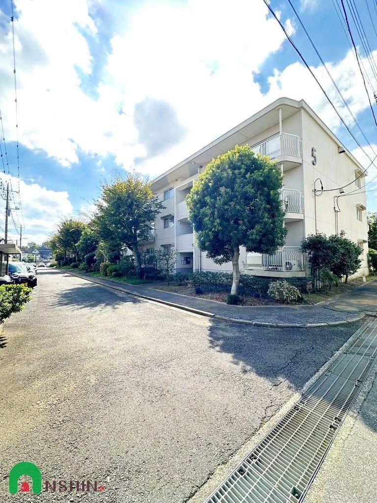 4LDK apartment in Funabashi, Chiba - Photo 1