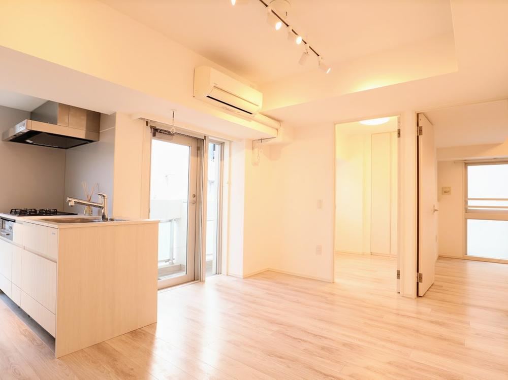 2LDK apartment in Chiyoda Ward, Tokyo - Photo 1