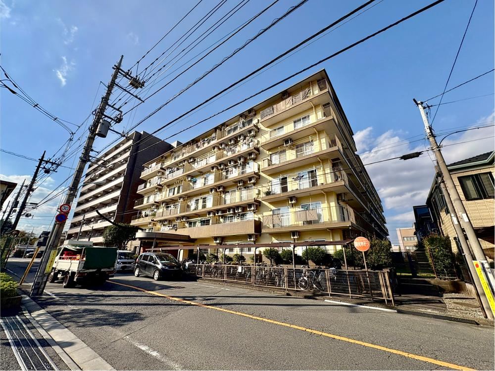 3LDK apartment in Hino, Tokyo - Photo 1