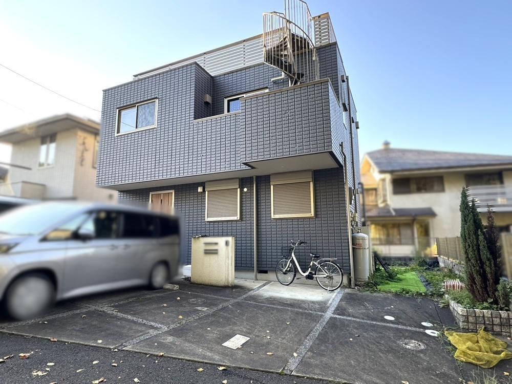 4LDK house in Hachioji, Tokyo - Photo 1