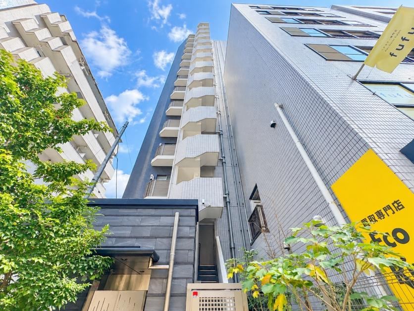 3LDK apartment in Koganei, Tokyo - Photo 1