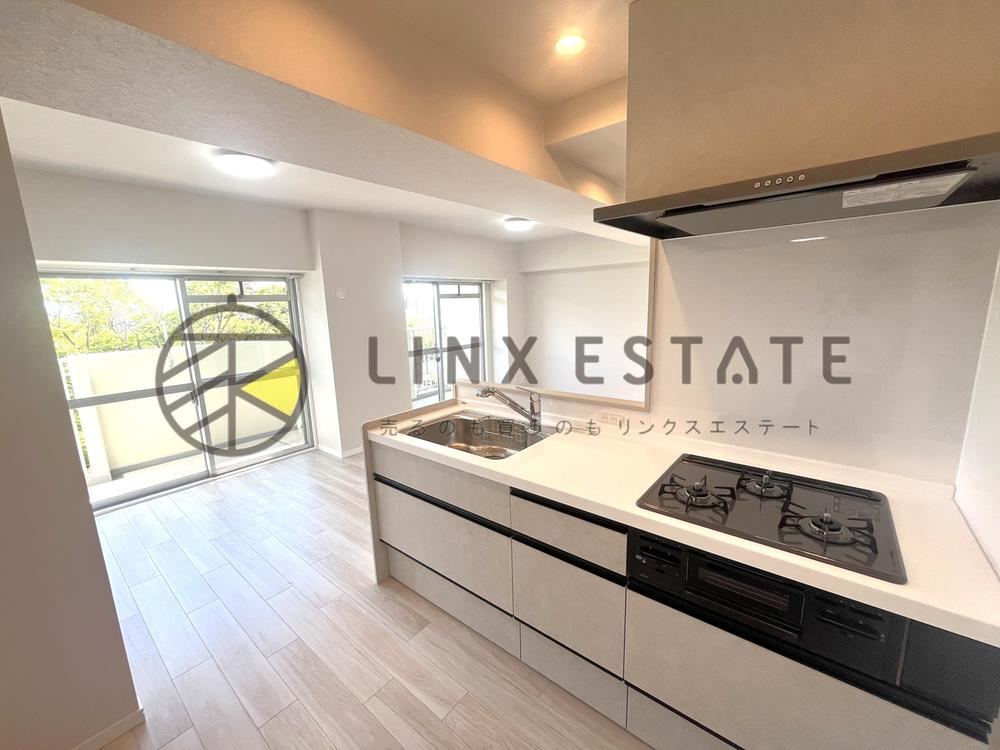 3LDK apartment in Tarumi Ward, Kobe, Hyogo - Photo 1