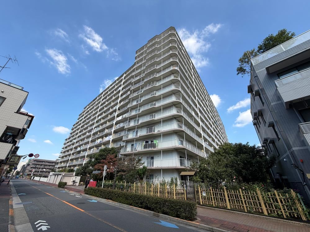 3LDK apartment in Edogawa Ward, Tokyo - Photo 1