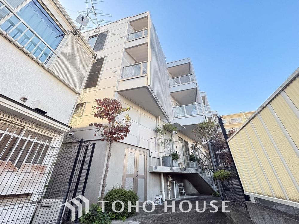 2LDK+2S apartment in Suginami Ward, Tokyo - Photo 1