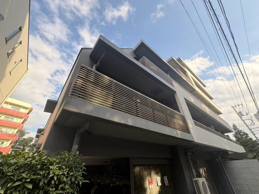 1LDK apartment in Minato Ward, Tokyo - Photo 1