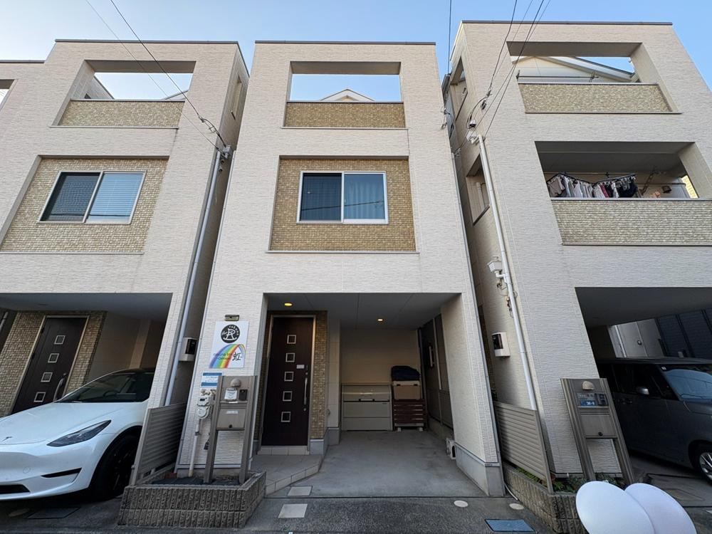 4LDK house in Sumida Ward, Tokyo - Photo 1