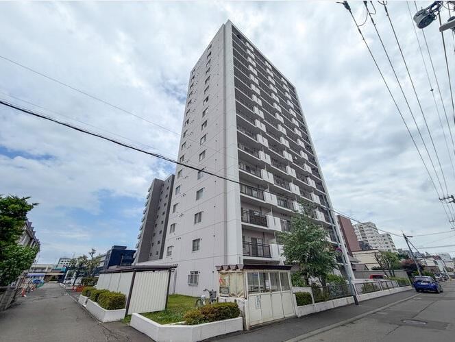 2LDK apartment in Toyohira Ward, Sapporo, Hokkaido - Photo 1
