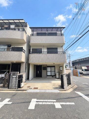 5LDK house in Higashiosaka, Osaka - Photo 1