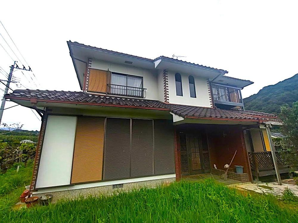 5LDK house in Yufu, Oita - Photo 1