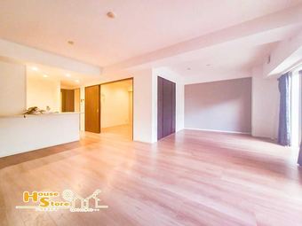 4LDK apartment in Yoshikawa