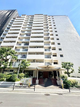 3LDK apartment in Nishi Ward