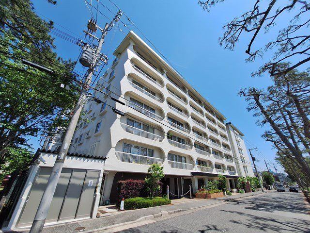 2LDK+S apartment in Ashiya, Hyogo - Photo 1