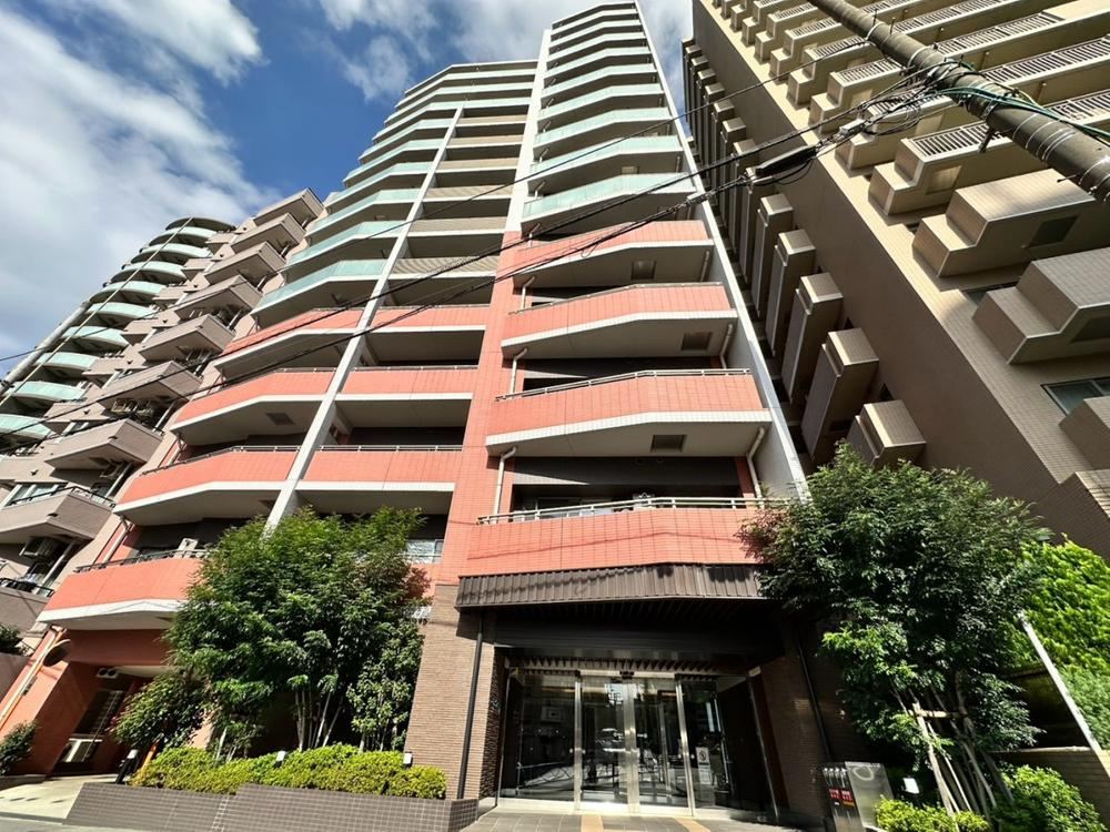 2LDK apartment in Bunkyo Ward, Tokyo - Photo 1