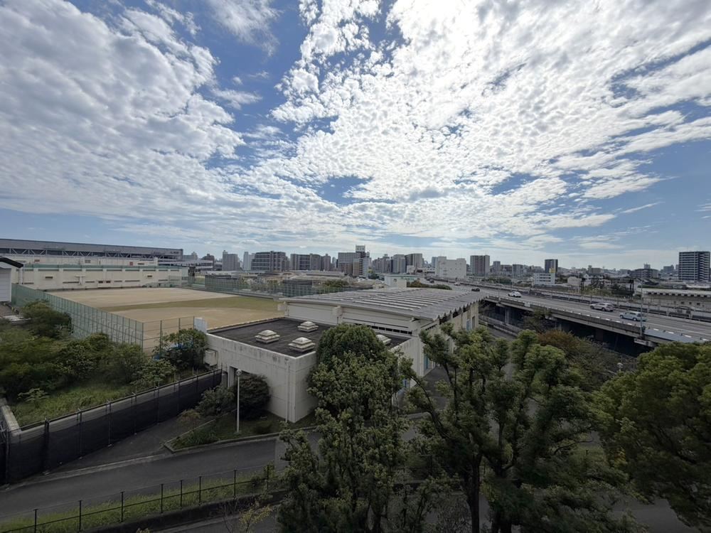 3LDK+S apartment in Suita, Osaka - Photo 1