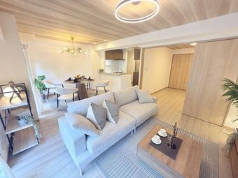2LDK+S apartment in Sumiyoshi Ward