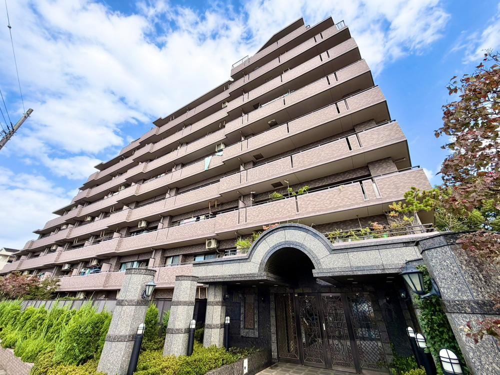 2LDK+S apartment in Adachi Ward, Tokyo - Photo 1