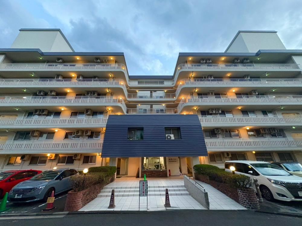 3LDK+S apartment in Kohoku Ward, Yokohama, Kanagawa - Photo 1