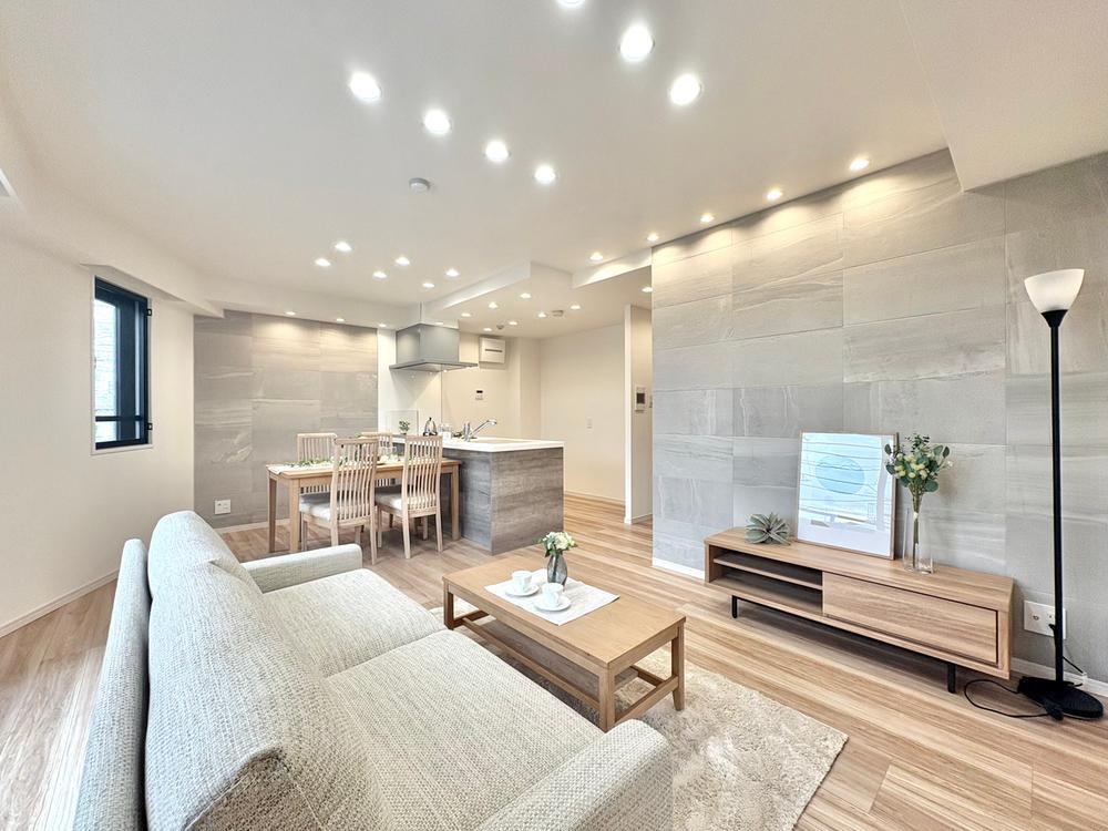 3LDK apartment in Shinagawa Ward, Tokyo - Photo 1