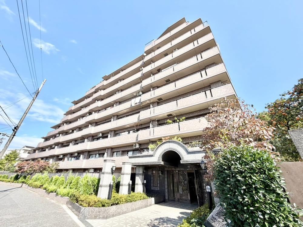 2LDK+S apartment in Adachi Ward, Tokyo - Photo 1