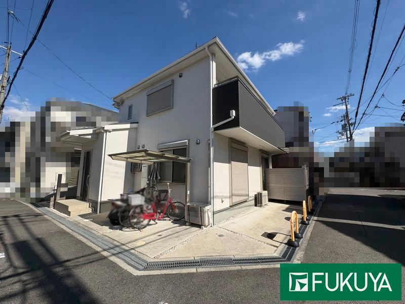 4LDK house in Higashiosaka, Osaka - Photo 1