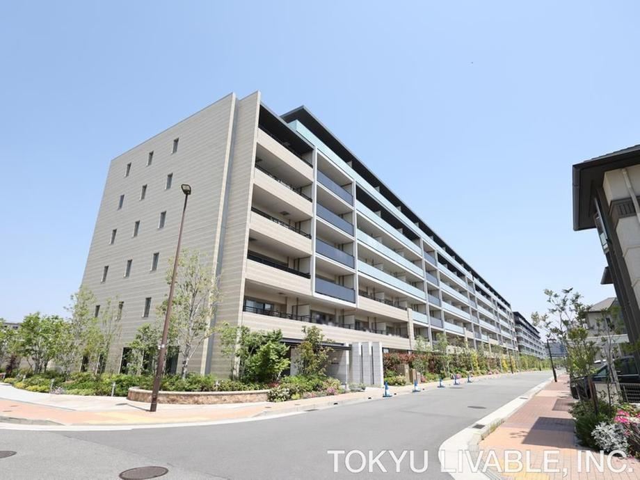 4LDK apartment in Nishinomiya, Hyogo - Photo 1