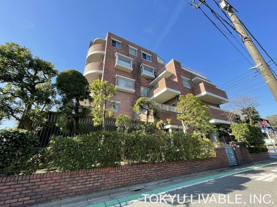 2DK apartment in Meguro Ward, Tokyo - Photo 1