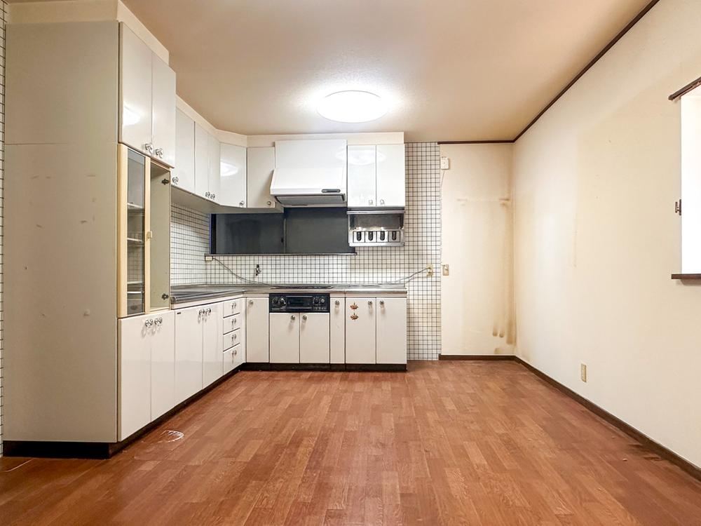 4LDK house in Higashiosaka, Osaka - Photo 1