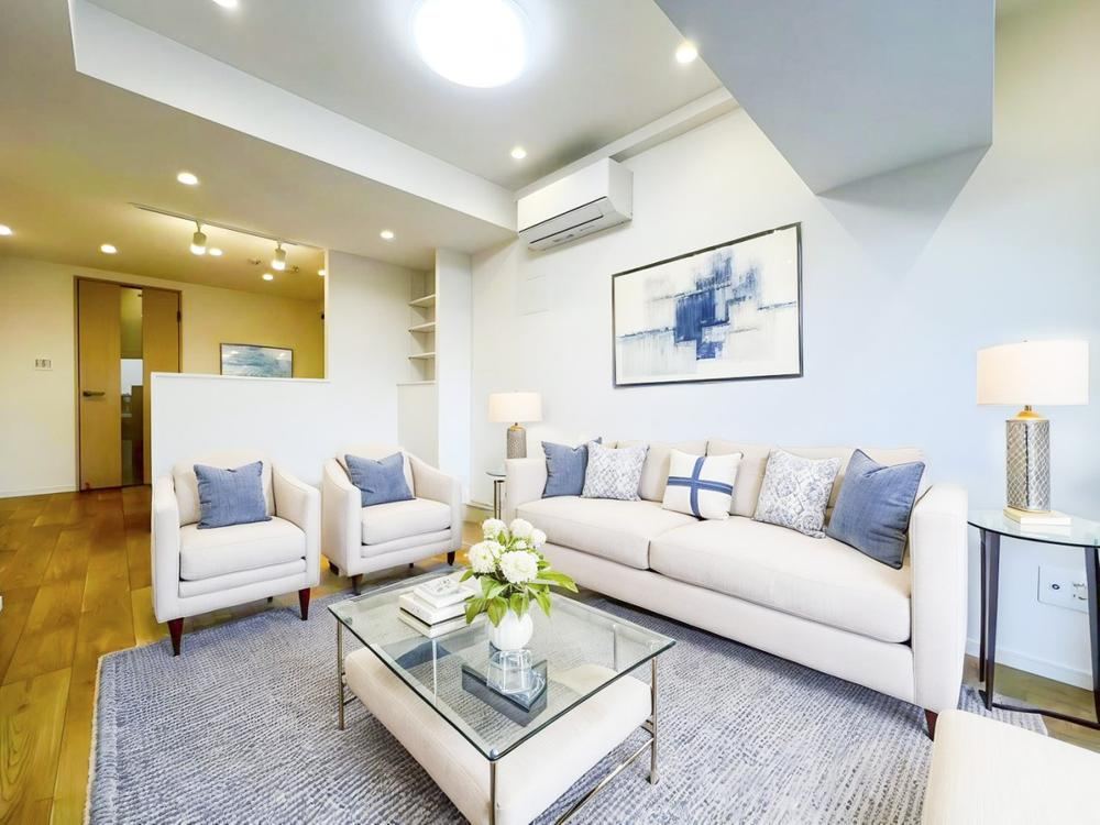2LDK apartment in Nakano Ward, Tokyo - Photo 1