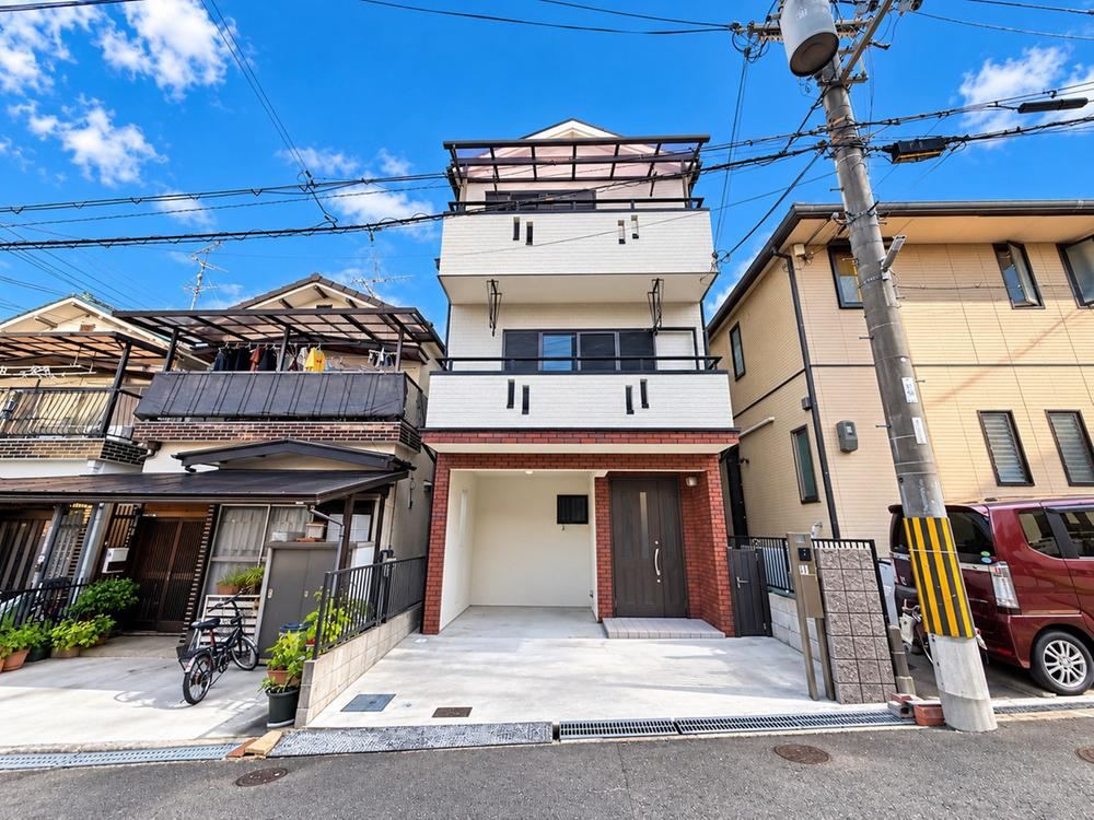 5LDK+S house in Hirakata, Osaka - Photo 1