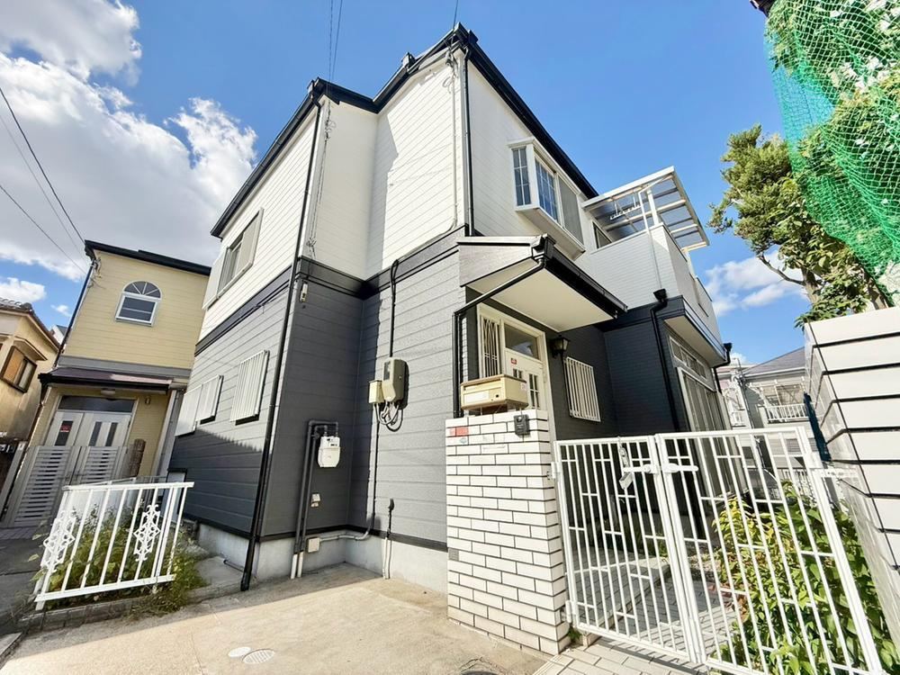 4LDK house in Hirakata, Osaka - Photo 1