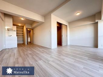 2LDK apartment in Suita