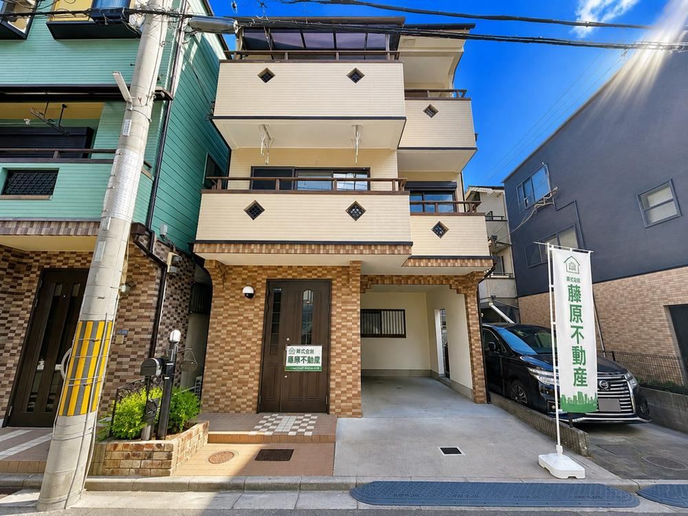 4LDK house in Higashiosaka, Osaka - Photo 1