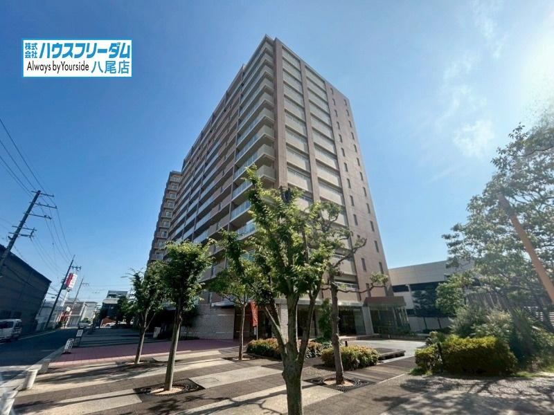 4LDK apartment in Yao, Osaka - Photo 1
