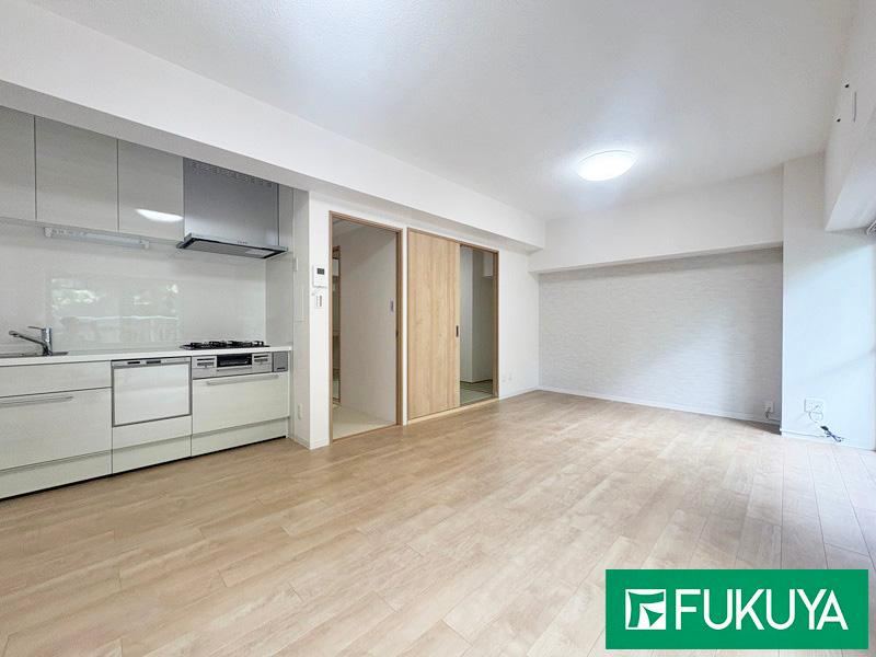 3LDK apartment in Hirakata, Osaka - Photo 1