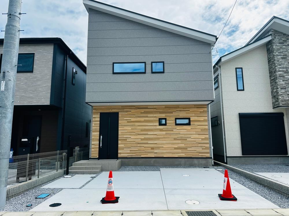 3LDK house in Fujisawa, Kanagawa - Photo 1