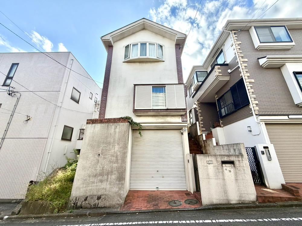 4LDK house in Konan Ward, Yokohama, Kanagawa - Photo 1