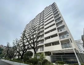 3LDK apartment in Nishi Ward