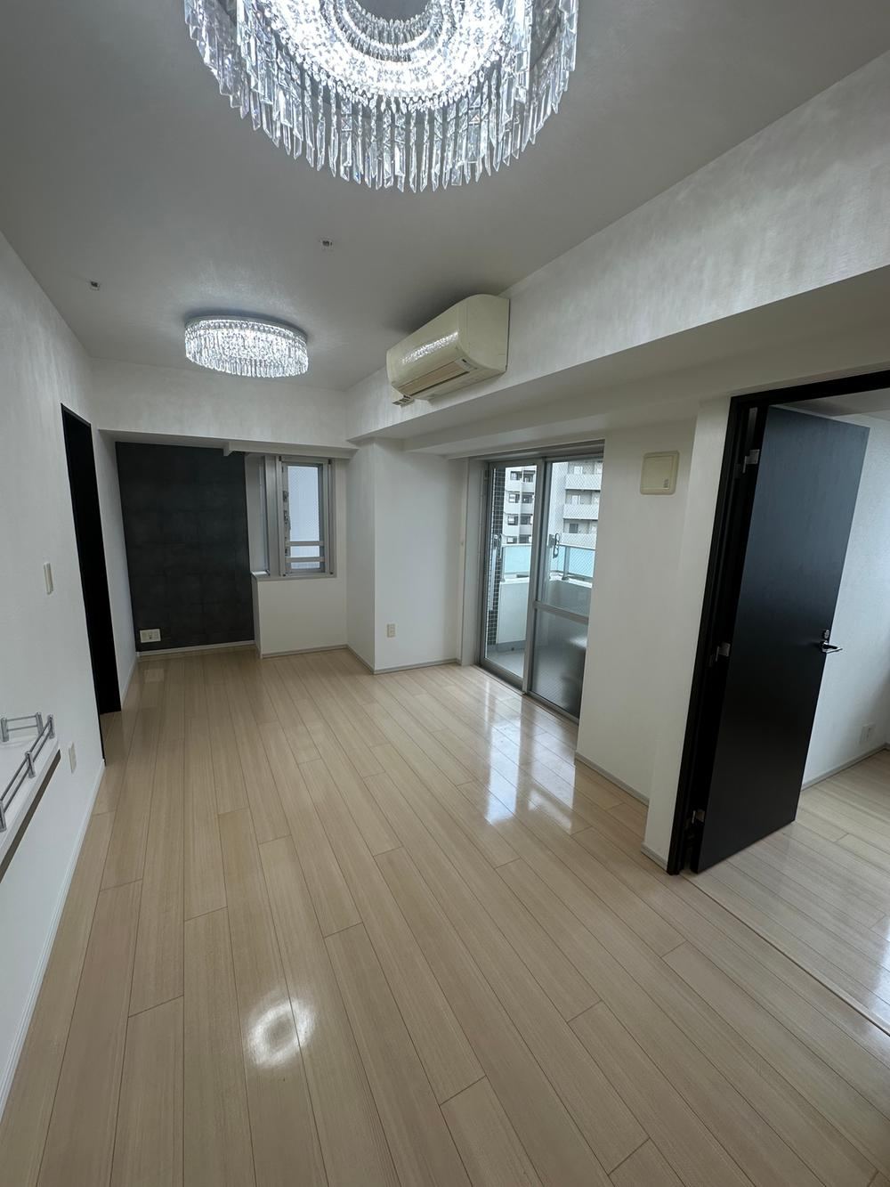 2LDK apartment in Shinjuku Ward, Tokyo - Photo 1