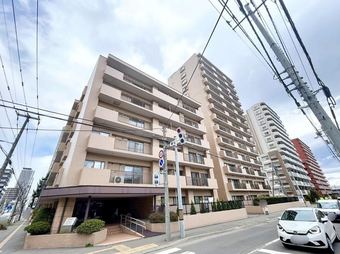 4LDK apartment in Nishi Ward, Sapporo