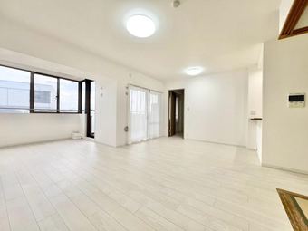 4LDK apartment in Hirakata