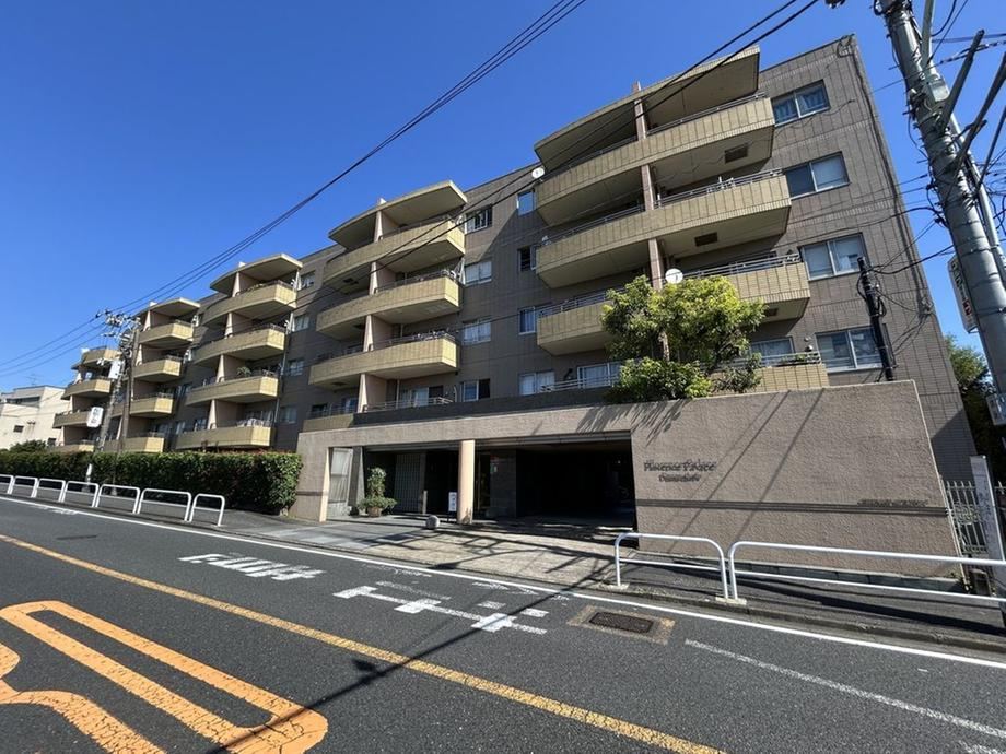 2LDK+S apartment in Ota Ward, Tokyo - Photo 1
