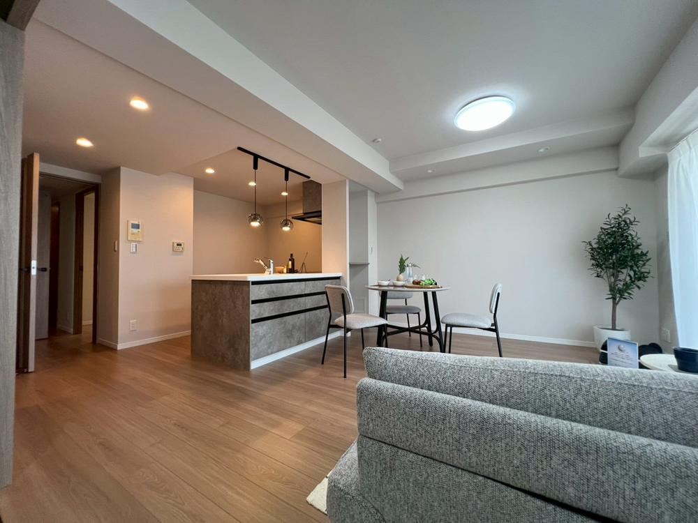 3LDK apartment in Hirakata, Osaka - Photo 1