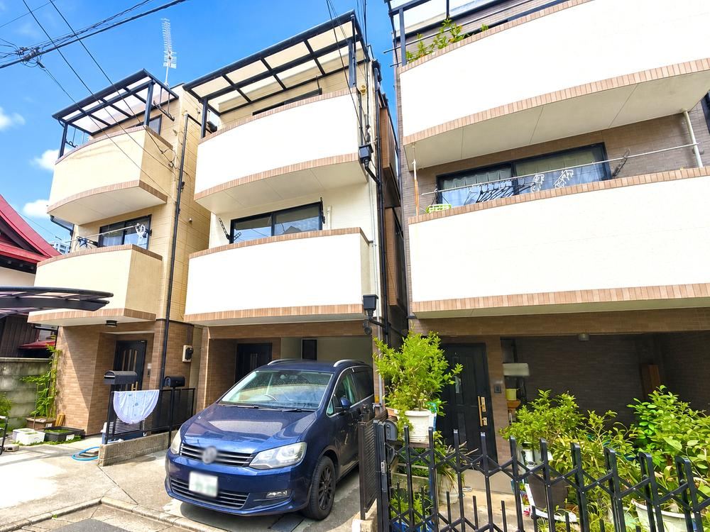 3LDK house in Shinjuku Ward, Tokyo - Photo 1